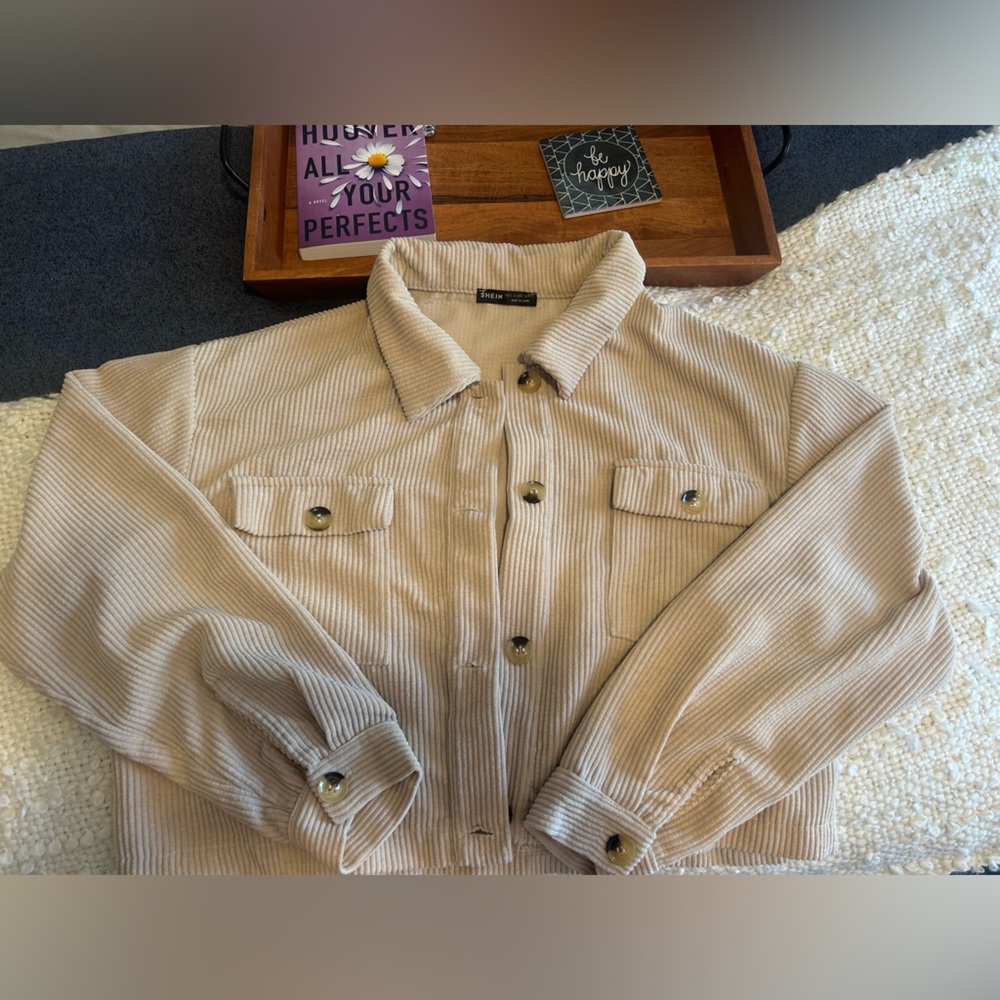 Cropped tan jacket